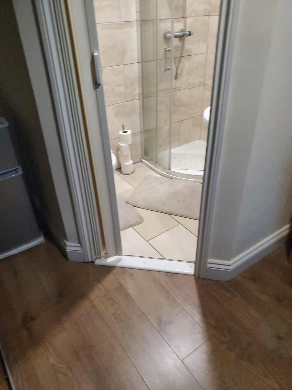 En Suite Bedrooms, Heaton, Newcastle Phòng bức ảnh